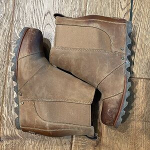 Sorel Joan of Arctic Wedge Boots like new!